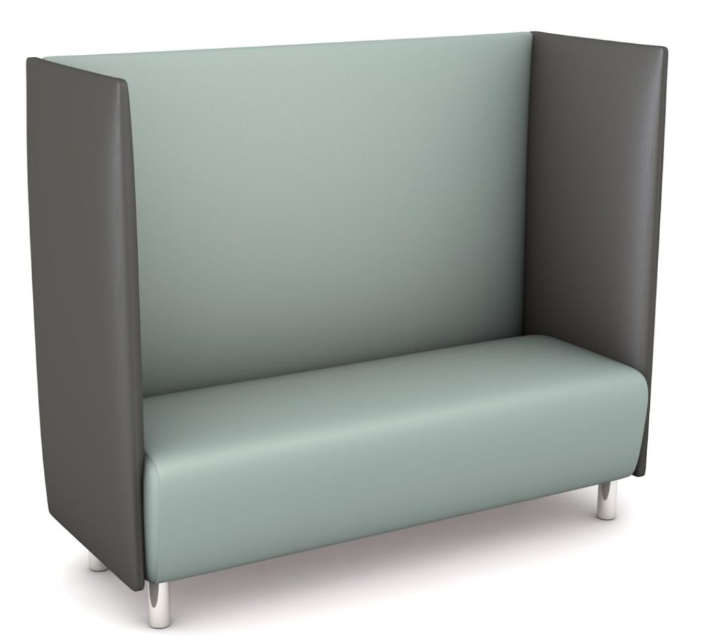 Moderne, gepolsterte Sitzbank in hellblau und dunkelgrau mit hohen Seitenwänden, ideal für Büros oder Wartebereiche.