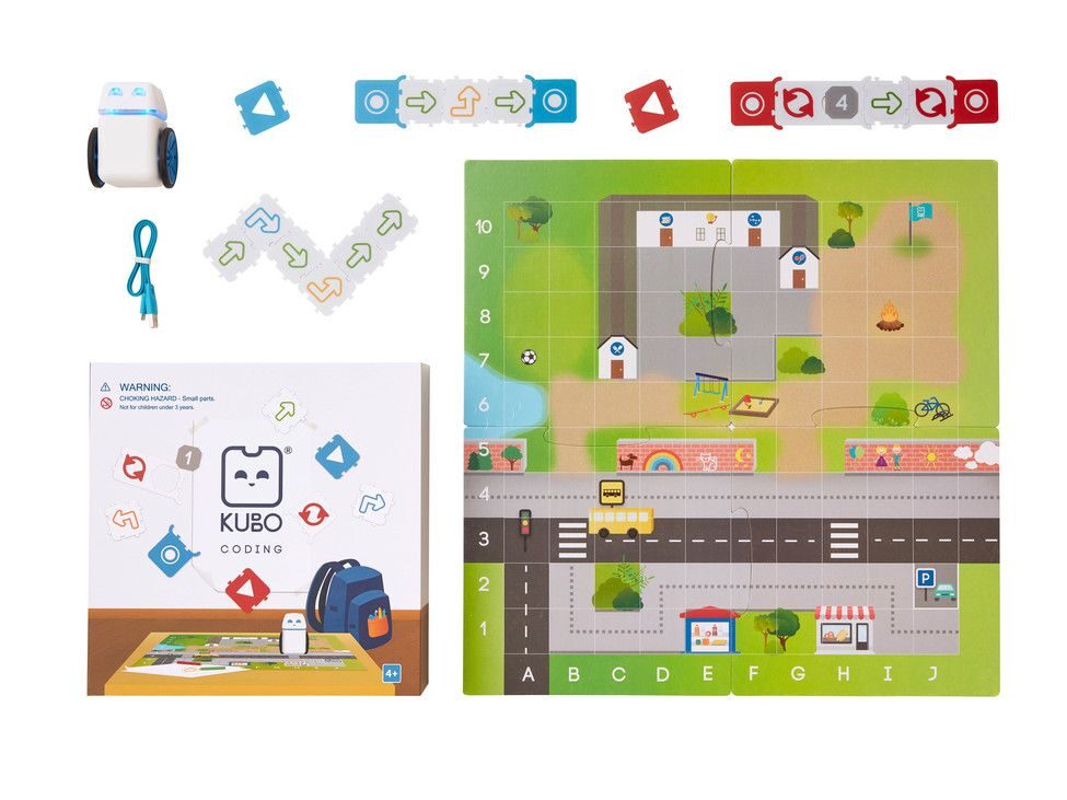 Kubo Coding Spielset mit einem programmierbaren Roboter, Spielkarten, einem Spielbrett und Zubehör zur Förderung von Coding-Fähigkeiten bei Kindern ab 4 Jahren.